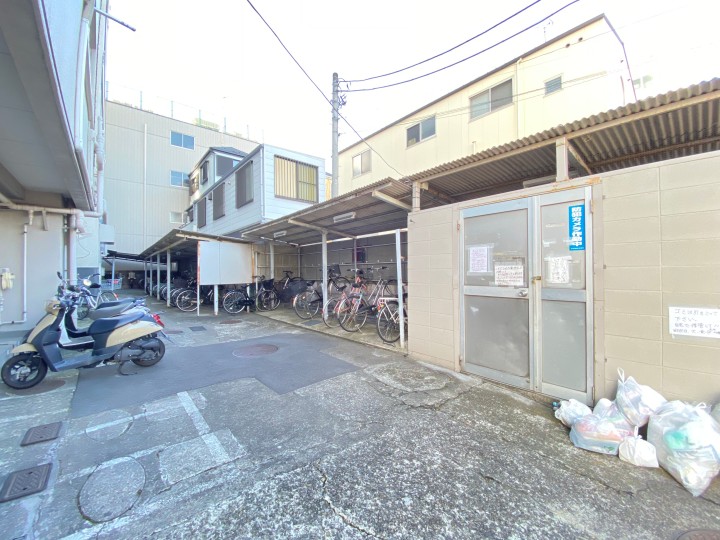 「信和江戸川マンション」の駐輪場