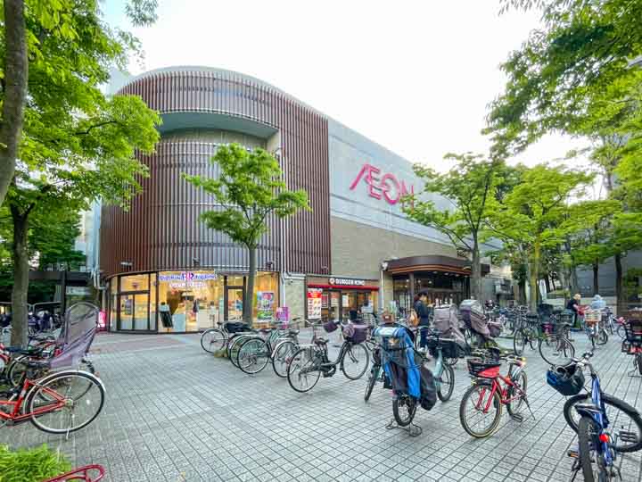 物件の隣にあるショッピングモール「イオン葛西店」