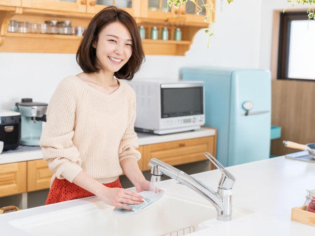 キッチンに風水を取り入れて毎日をハッピーに!運気が上がるキッチンを作るコツとは?